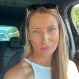 Галя Костова 